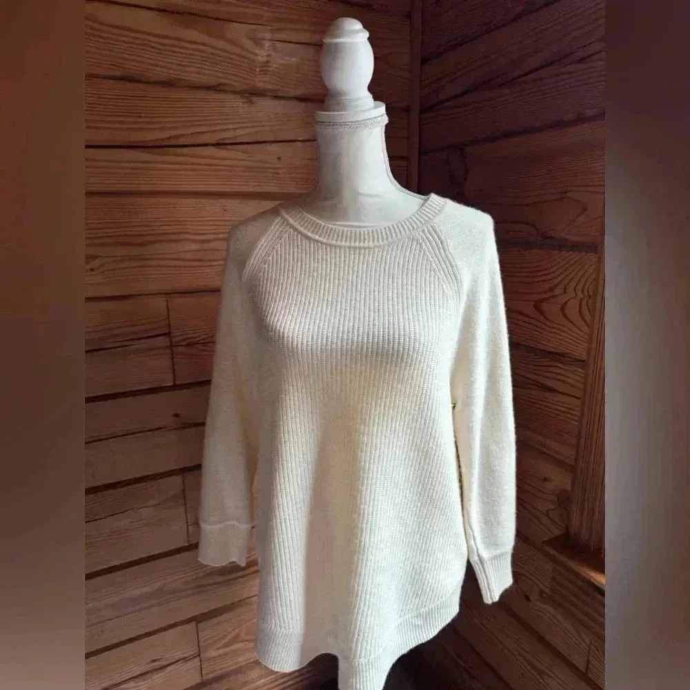 J.crew relaxed merino wool blend crewneck cable cream sweater size small